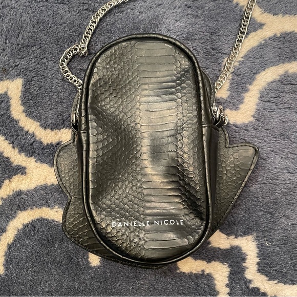 Disney x Danielle Nicole Snow White Purse - Picture 3 of 5